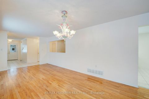 Photo 7 at 22 Samuel Teitel Court, Rouge E11, Toronto