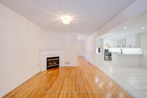 Photo 11 at 22 Samuel Teitel Court, Rouge E11, Toronto