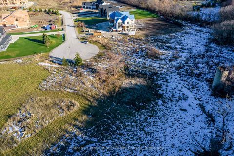 Photo 5 at 21 RAINTREE Court, Rural Clearview, Clearview