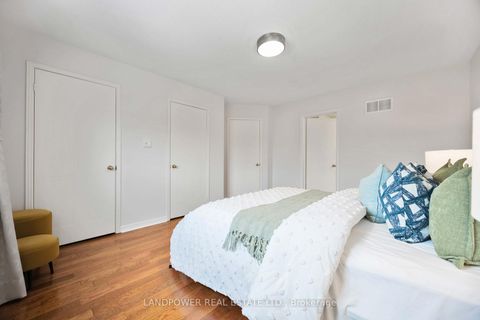 Photo 28 at 45 Oxfordshire Street, Berczy, Markham