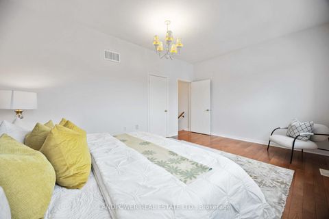 Photo 32 at 45 Oxfordshire Street, Berczy, Markham