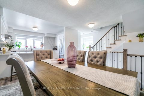 Photo 13 at 28 - 40 Sandlewood Court, Bayview Wellington, Aurora