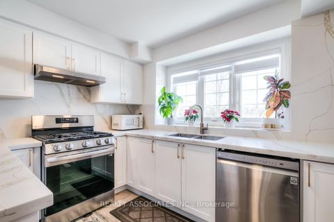 Photo 17 at 28 - 40 Sandlewood Court, Bayview Wellington, Aurora