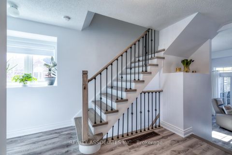 Photo 20 at 28 - 40 Sandlewood Court, Bayview Wellington, Aurora