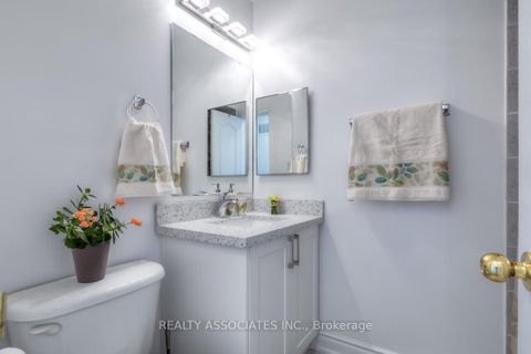 Photo 30 at 28 - 40 Sandlewood Court, Bayview Wellington, Aurora