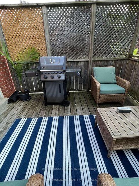 Photo 32 at 28 - 40 Sandlewood Court, Bayview Wellington, Aurora