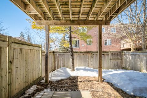 Photo 34 at 28 - 40 Sandlewood Court, Bayview Wellington, Aurora