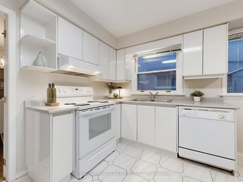 Photo 9 at 148 Grandview Avenue, Grandview, Markham