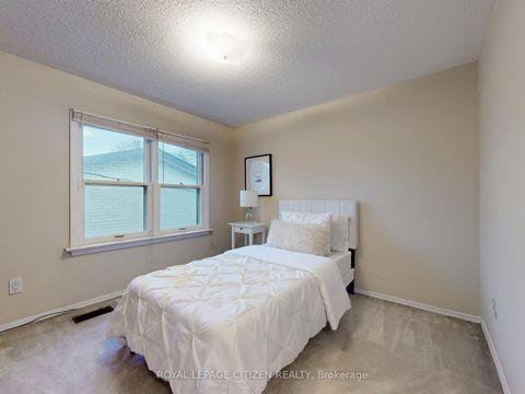 Photo 14 at 148 Grandview Avenue, Grandview, Markham