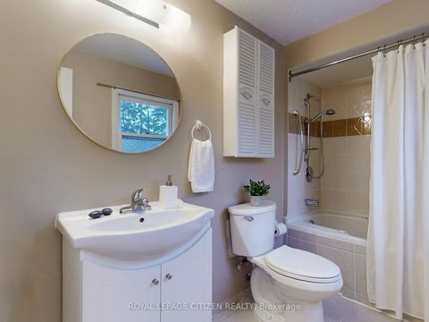 Photo 18 at 148 Grandview Avenue, Grandview, Markham