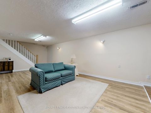 Photo 19 at 148 Grandview Avenue, Grandview, Markham