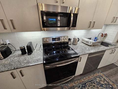 Photo 5 at 726 - 11611 Yonge Street, Jefferson, Richmond Hill