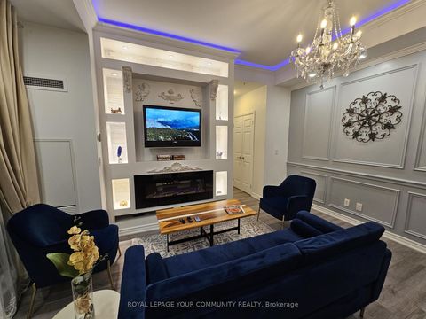 Photo 12 at 726 - 11611 Yonge Street, Jefferson, Richmond Hill