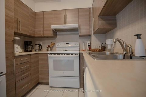 Photo 12 at 1004 - 11 Oneida Crescent, Langstaff, Richmond Hill