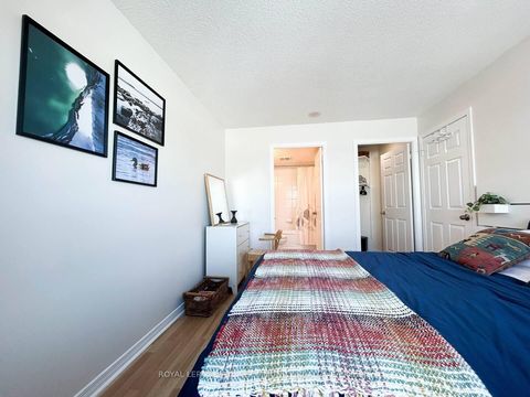 Photo 13 at 1004 - 11 Oneida Crescent, Langstaff, Richmond Hill