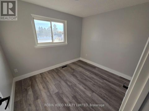 Photo 39 at 59 Scott Crescent, Letitia Heights, Barrie