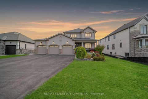 Photo 1 at 303 Sunnybrae Avenue, Stroud, Innisfil