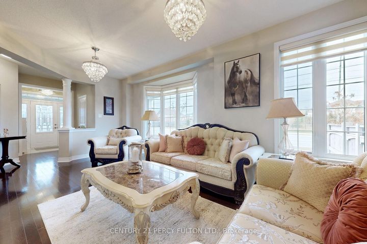 Photo 2 at 39 Jocada Court, Oak Ridges, Richmond Hill