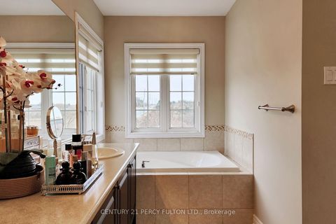 Photo 11 at 39 Jocada Court, Oak Ridges, Richmond Hill