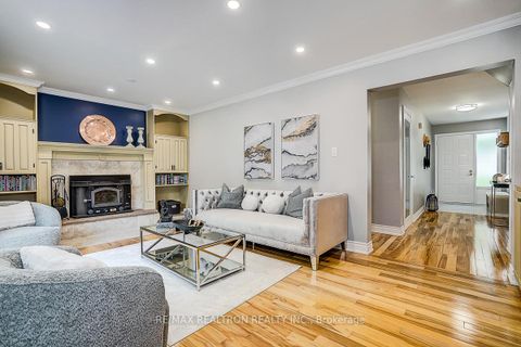 Photo 4 at 9 Earls Court, Holland Landing, East Gwillimbury