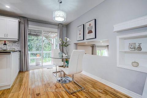 Photo 11 at 9 Earls Court, Holland Landing, East Gwillimbury