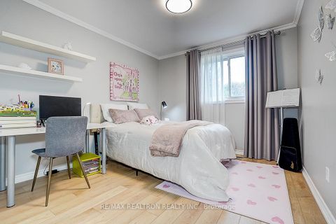 Photo 21 at 9 Earls Court, Holland Landing, East Gwillimbury