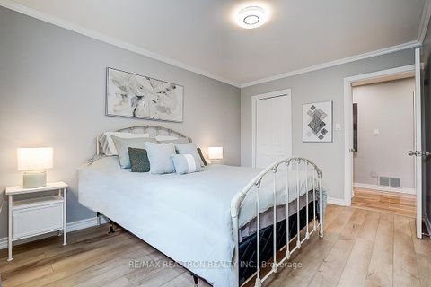 Photo 23 at 9 Earls Court, Holland Landing, East Gwillimbury