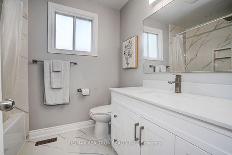 Photo 24 at 9 Earls Court, Holland Landing, East Gwillimbury