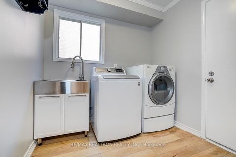 Photo 27 at 9 Earls Court, Holland Landing, East Gwillimbury