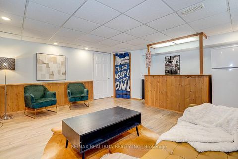 Photo 30 at 9 Earls Court, Holland Landing, East Gwillimbury