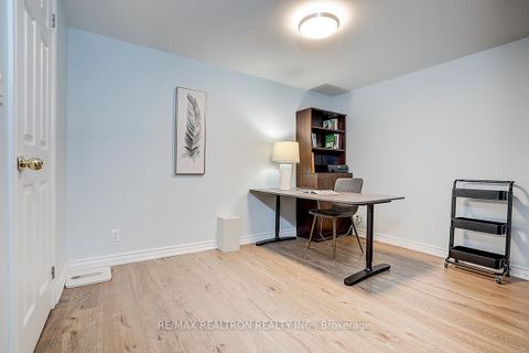 Photo 31 at 9 Earls Court, Holland Landing, East Gwillimbury