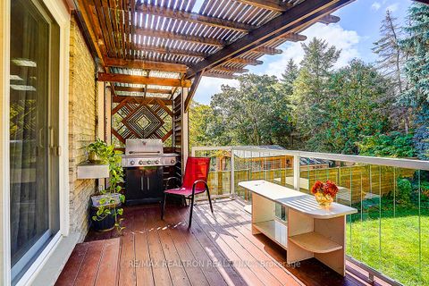 Photo 36 at 9 Earls Court, Holland Landing, East Gwillimbury