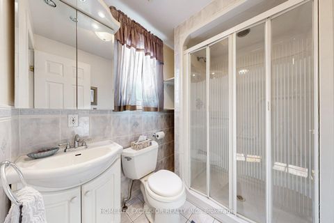 Photo 21 at 32 Argyle Street, Bellwoods, Toronto