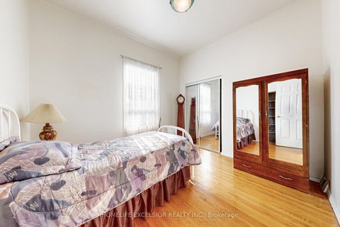 Photo 28 at 32 Argyle Street, Bellwoods, Toronto