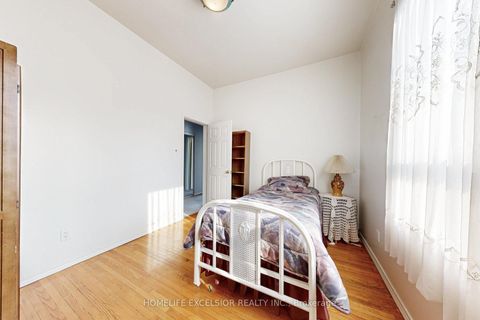 Photo 29 at 32 Argyle Street, Bellwoods, Toronto