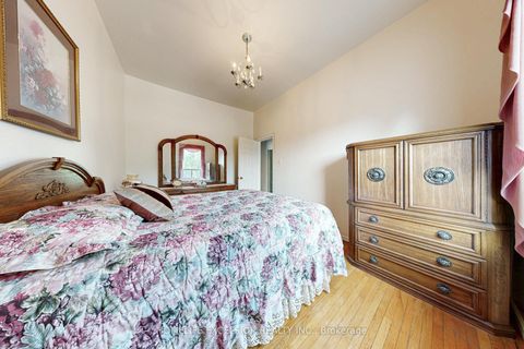 Photo 31 at 32 Argyle Street, Bellwoods, Toronto