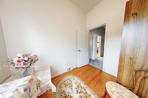 Photo 33 at 32 Argyle Street, Bellwoods, Toronto