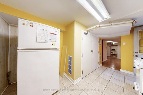 Photo 36 at 32 Argyle Street, Bellwoods, Toronto