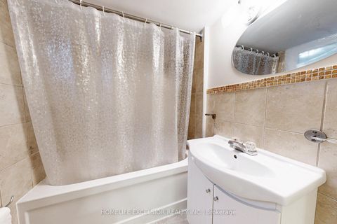 Photo 38 at 32 Argyle Street, Bellwoods, Toronto