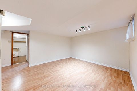 Photo 39 at 32 Argyle Street, Bellwoods, Toronto