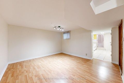 Photo 40 at 32 Argyle Street, Bellwoods, Toronto