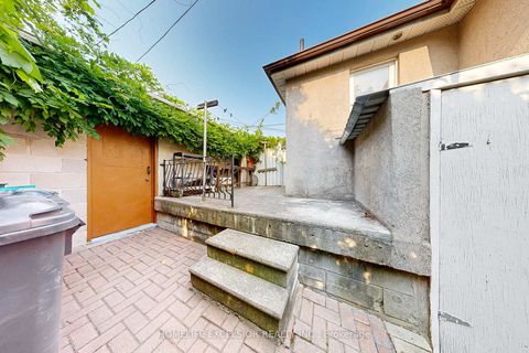 Photo 47 at 32 Argyle Street, Bellwoods, Toronto