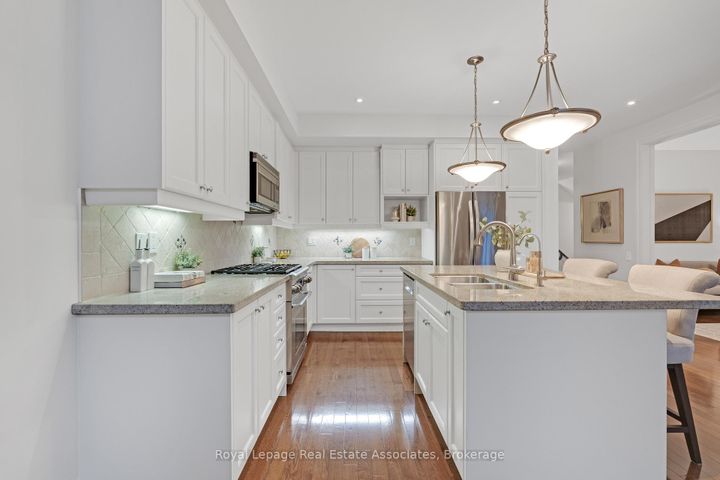 Photo 9 at 103 - 1915 Broad Hollow Gate, Erin Mills, Mississauga