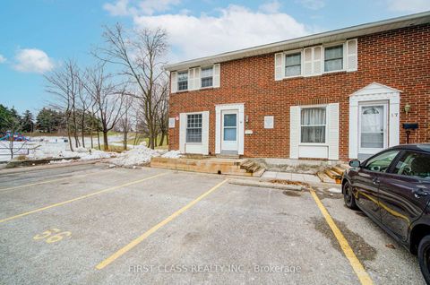 Photo 2 at 56 - 71 Cass Avenue, Sullivan, Toronto