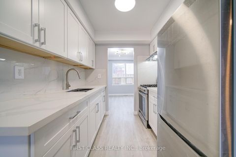 Photo 8 at 56 - 71 Cass Avenue, Sullivan, Toronto