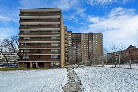 Photo 3 at 906 - 180 Markham Road, Scarborough Village, Toronto