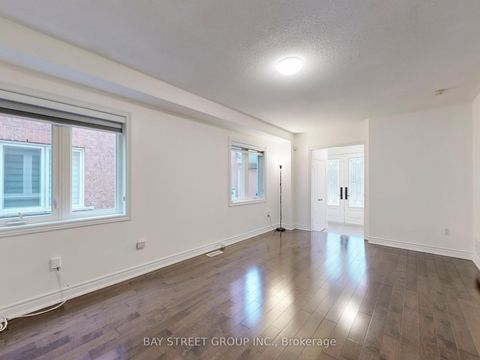 Photo 4 at 43 Royal Appian Crescent, Patterson, Vaughan