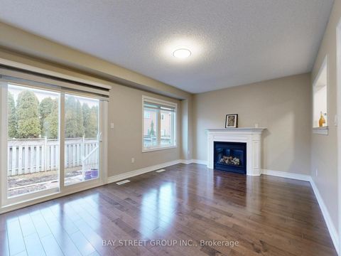 Photo 13 at 43 Royal Appian Crescent, Patterson, Vaughan