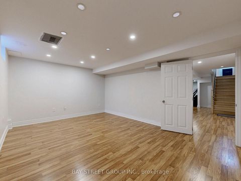 Photo 32 at 43 Royal Appian Crescent, Patterson, Vaughan