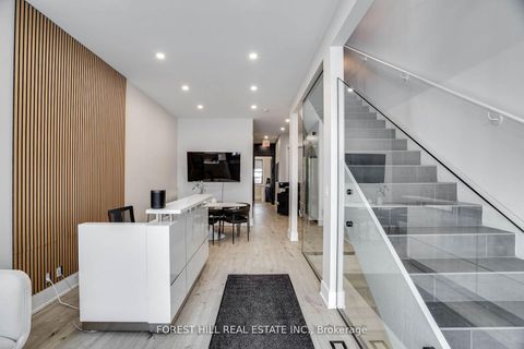 Photo 9 at 659 St Clair Avenue W, Wychwood, Toronto